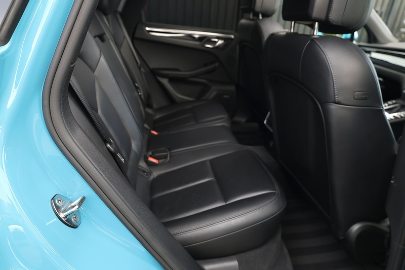 Porsche Macan £16,000 Cost Options + Pano Roof + PASM + BOSE Image 20