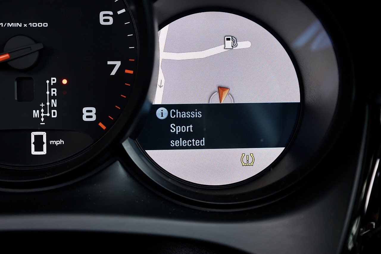 Porsche Macan £16,000 Cost Options + Pano Roof + PASM + BOSE - Large 26