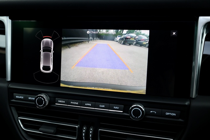 Porsche Macan £16,000 Cost Options + Pano Roof + PASM + BOSE Image 28