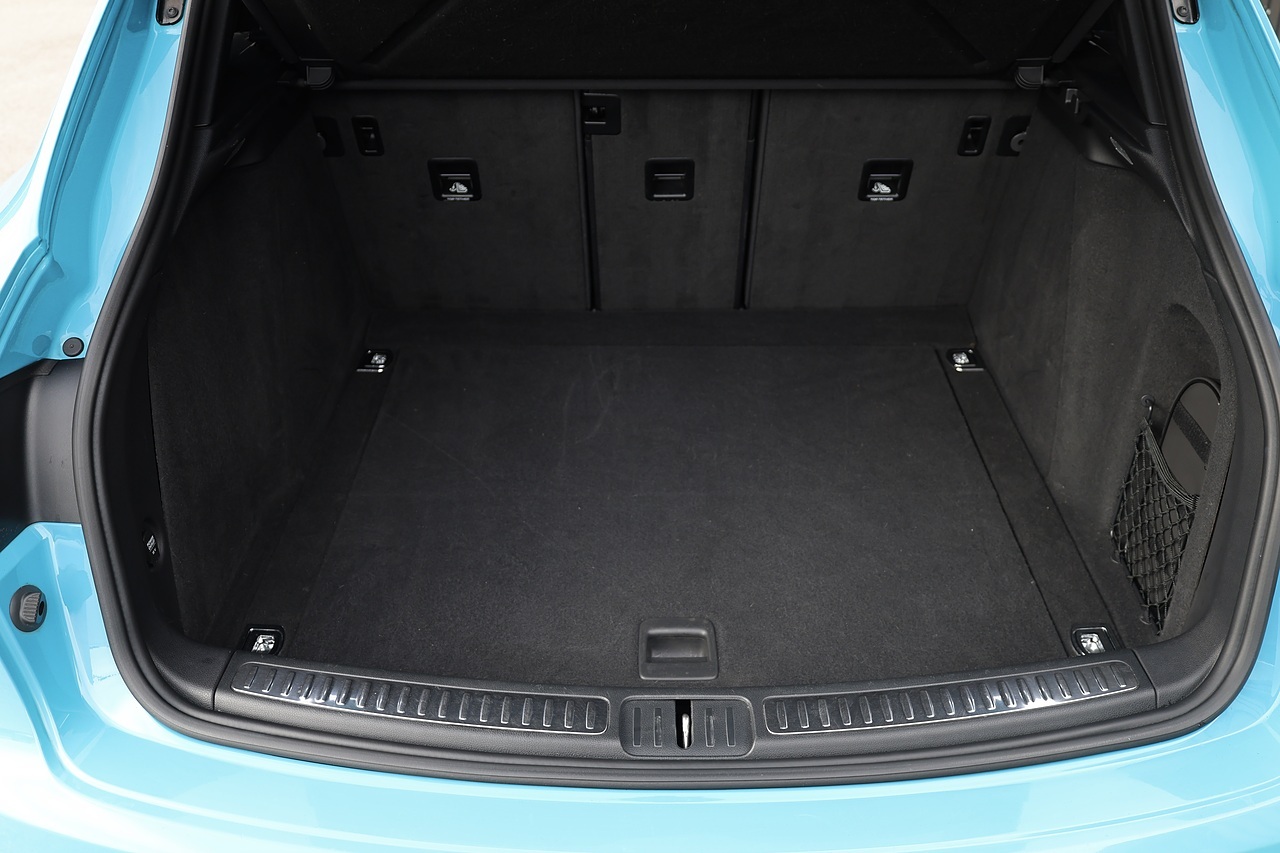 Porsche Macan £16,000 Cost Options + Pano Roof + PASM + BOSE - Large 30