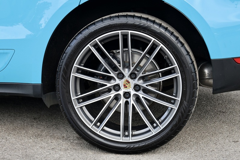 Porsche Macan £16,000 Cost Options + Pano Roof + PASM + BOSE Image 36