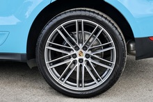 Porsche Macan £16,000 Cost Options + Pano Roof + PASM + BOSE - Thumb 36