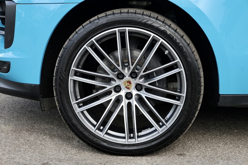Porsche Macan £16,000 Cost Options + Pano Roof + PASM + BOSE Image 39