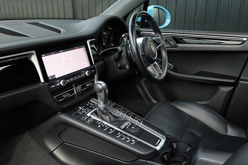 Porsche Macan £16,000 Cost Options + Pano Roof + PASM + BOSE Image 8