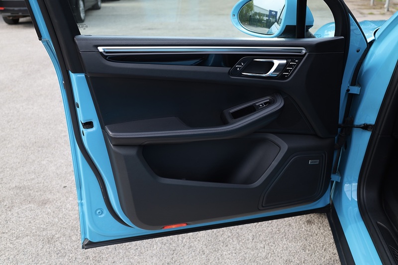 Porsche Macan £16,000 Cost Options + Pano Roof + PASM + BOSE Image 43