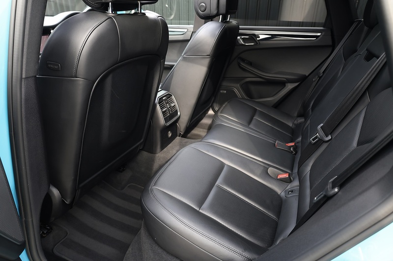 Porsche Macan £16,000 Cost Options + Pano Roof + PASM + BOSE Image 42