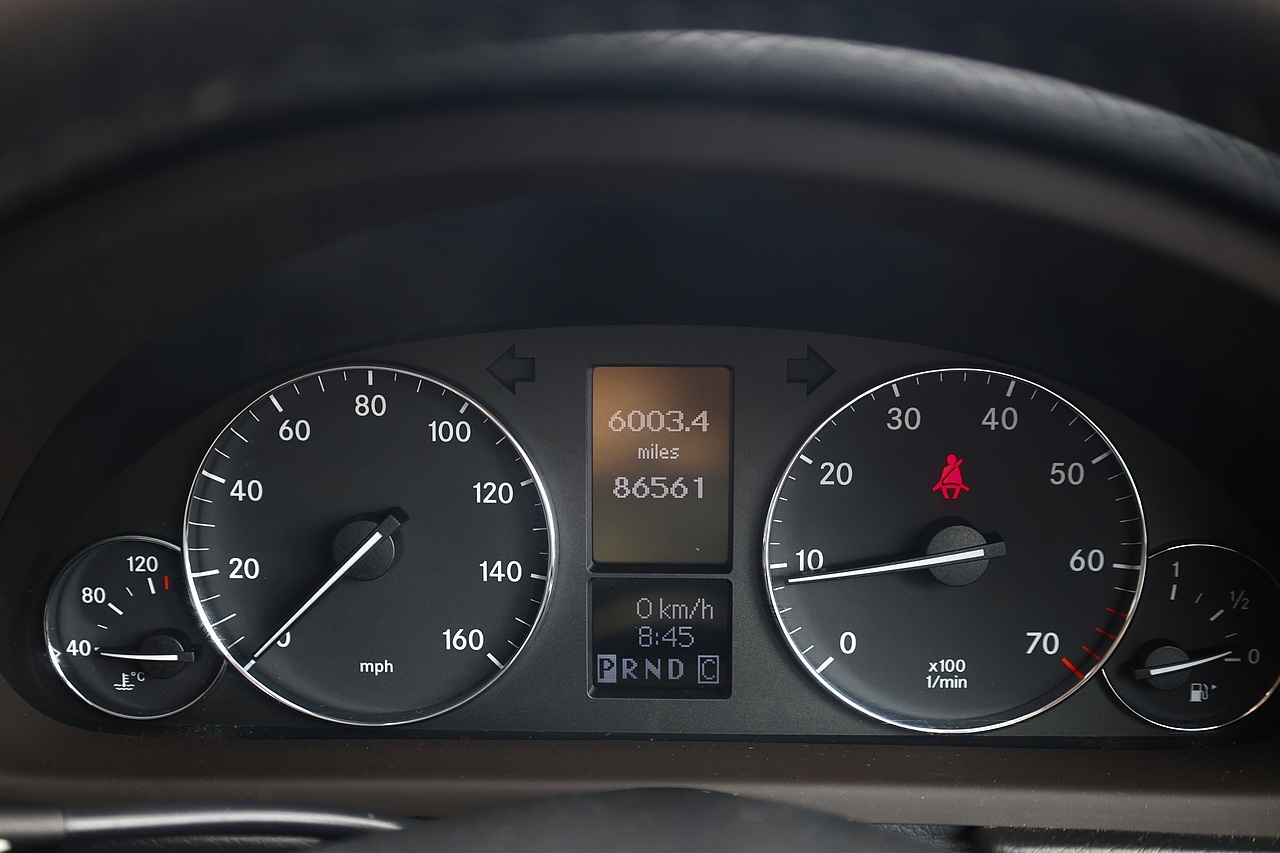 Mercedes-Benz C180 K Avantgarde SE Last Owner 2014 + Comprehensive History - Large 32