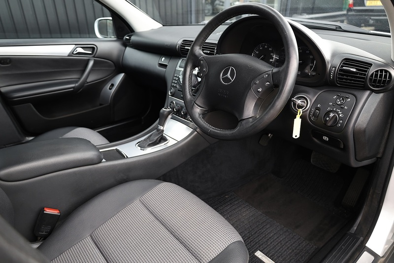 Mercedes-Benz C180 K Avantgarde SE Last Owner 2014 + Comprehensive History Image 5