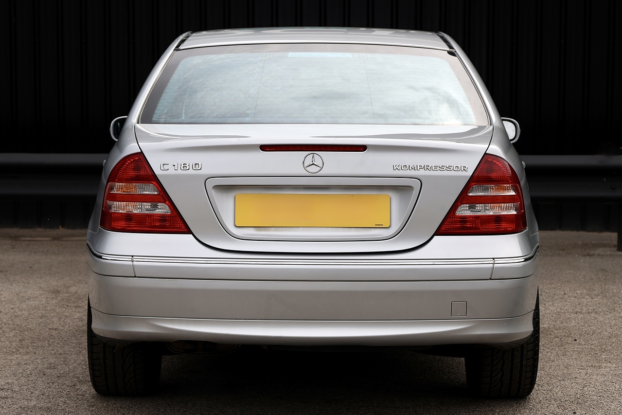 Mercedes-Benz C180 K Avantgarde SE Last Owner 2014 + Comprehensive History - Large 4