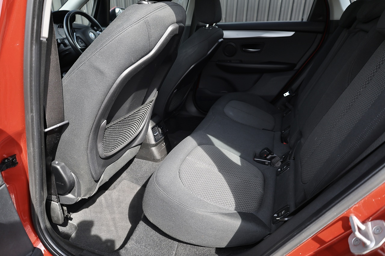BMW 218i SE Active Tourer Full BMW Main Dealer History + Sat Nav - Large 11