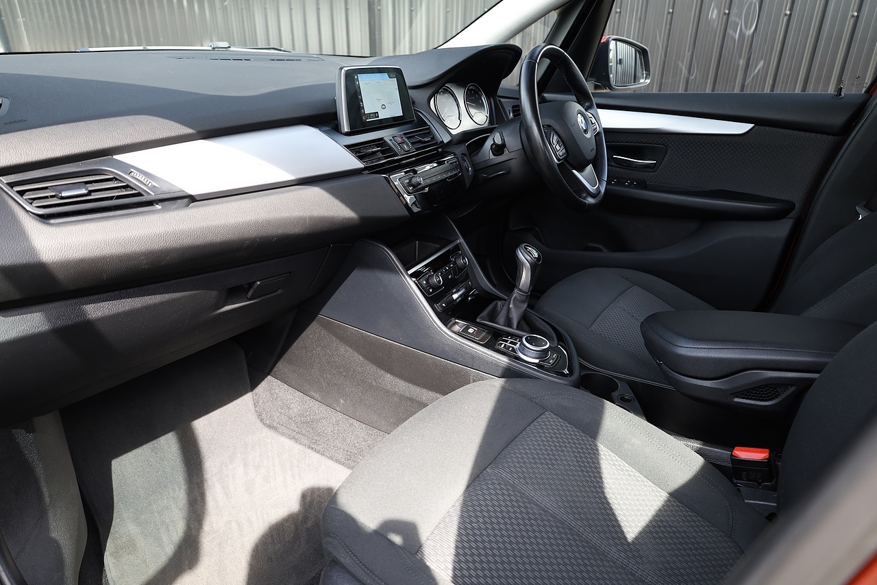 BMW 218i SE Active Tourer Full BMW Main Dealer History + Sat Nav - Large 2
