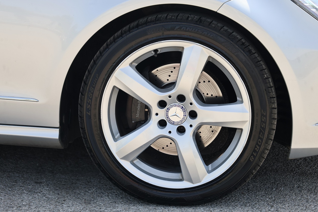 Mercedes-Benz CLS 350 Full Mercedes Main Dealer History - Large 32