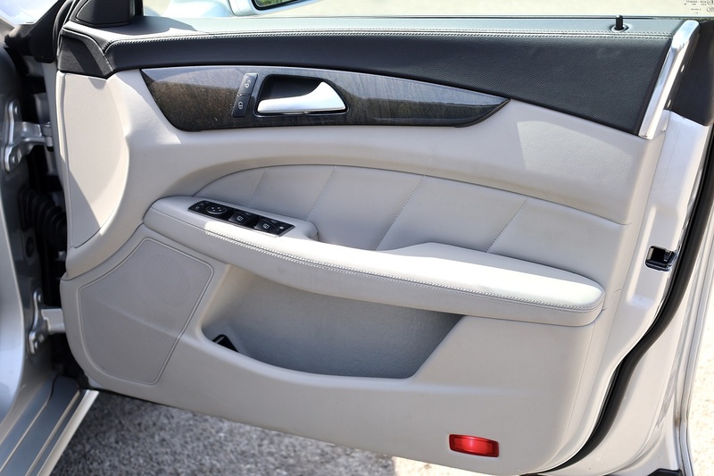 Mercedes-Benz CLS 350 Full Mercedes Main Dealer History Image 35