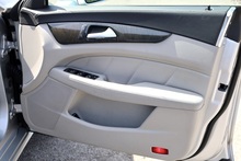 Mercedes-Benz CLS 350 Full Mercedes Main Dealer History - Thumb 35