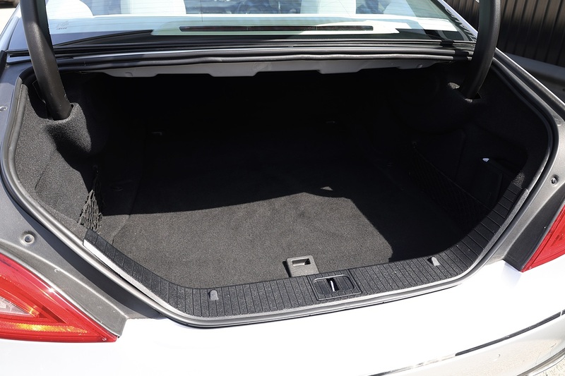 Mercedes-Benz CLS 350 Full Mercedes Main Dealer History Image 37