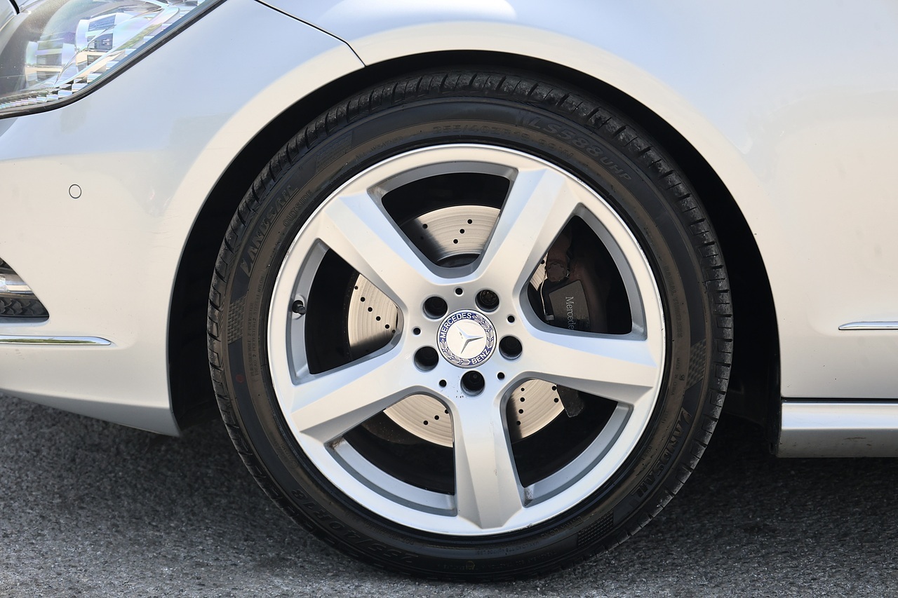 Mercedes-Benz CLS 350 Full Mercedes Main Dealer History - Large 31