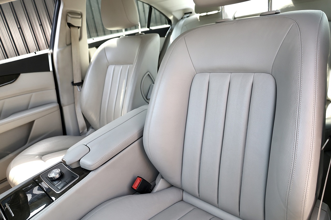 Mercedes-Benz CLS 350 Full Mercedes Main Dealer History - Large 8
