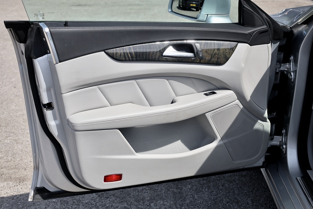 Mercedes-Benz CLS 350 Full Mercedes Main Dealer History - Large 20