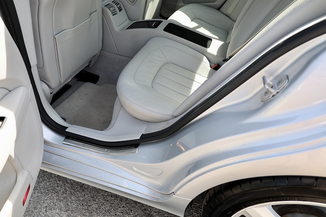 Mercedes-Benz CLS 350 Full Mercedes Main Dealer History - Large 12