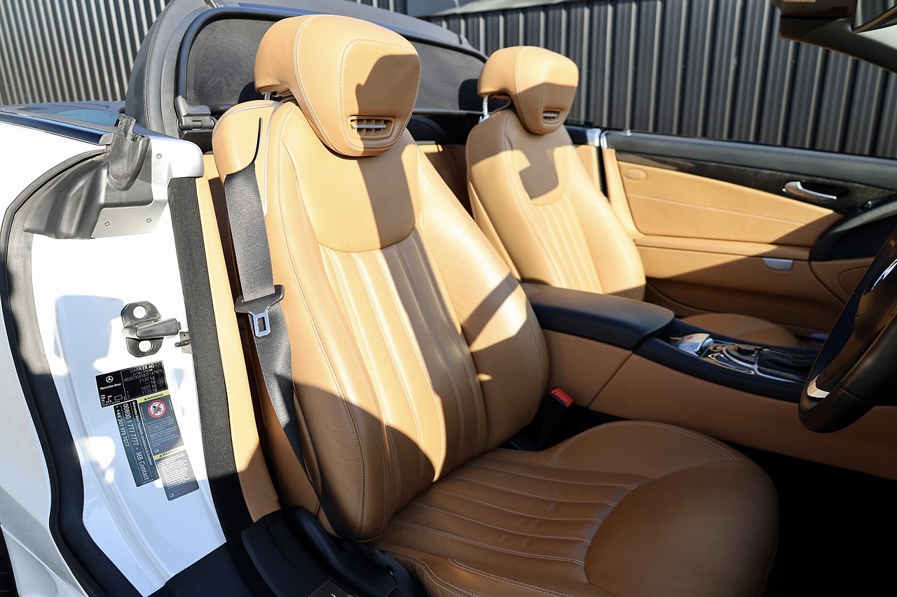 Mercedes-Benz SL 350 AMG Sport Pack AMG Sports Pack + £10k Options + Pano Roof - Large 23