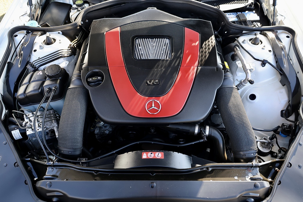 Mercedes-Benz SL 350 AMG Sport Pack AMG Sports Pack + £10k Options + Pano Roof - Large 38