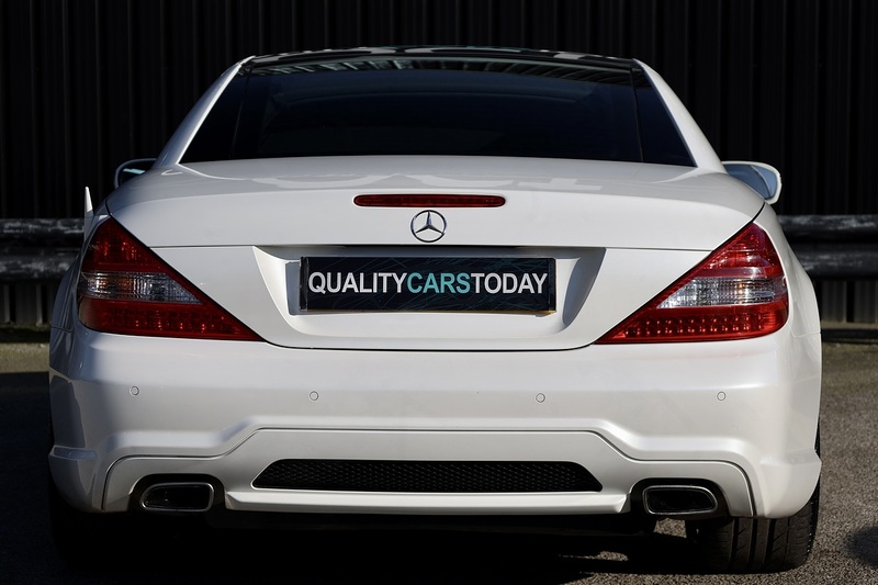 Mercedes-Benz SL 350 AMG Sport Pack AMG Sports Pack + £10k Options + Pano Roof Image 4