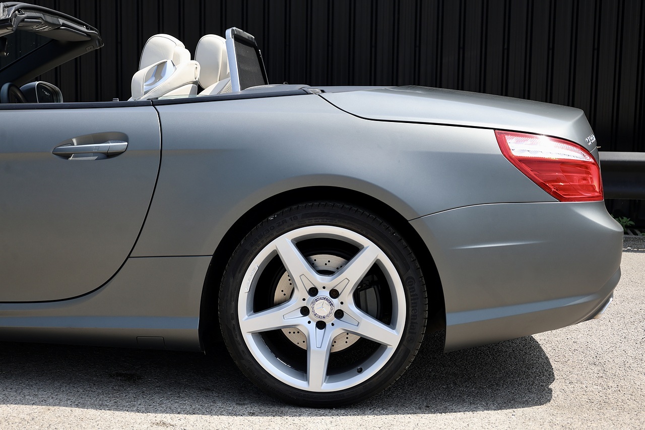Mercedes-Benz SL 350 AMG Sports Pack 1 Owner + £13,500 Cost Options + Very Rare - Large 23