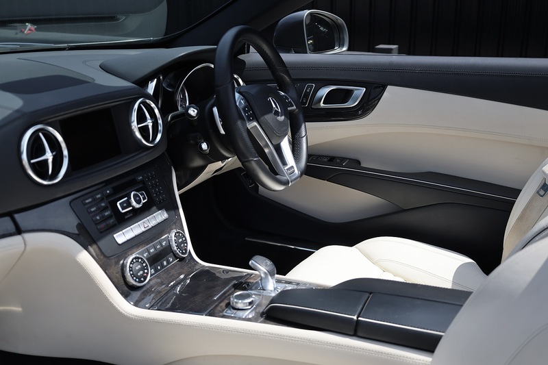 Mercedes-Benz SL 350 AMG Sports Pack 1 Owner + £13,500 Cost Options + Very Rare Image 5