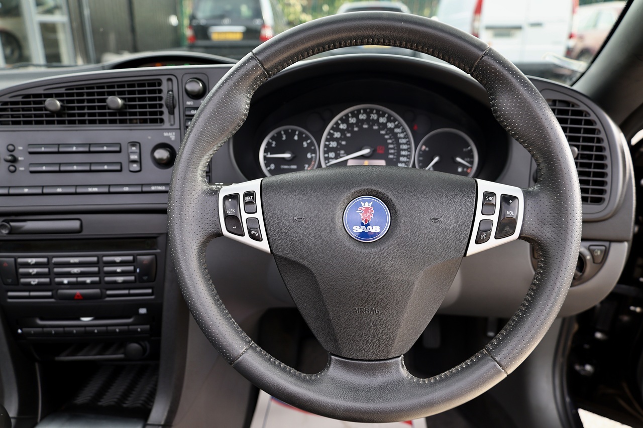Saab 9-3 Vector Convertible 1 Former Keeper + Just Serviced by Saab Specialist - Large 17