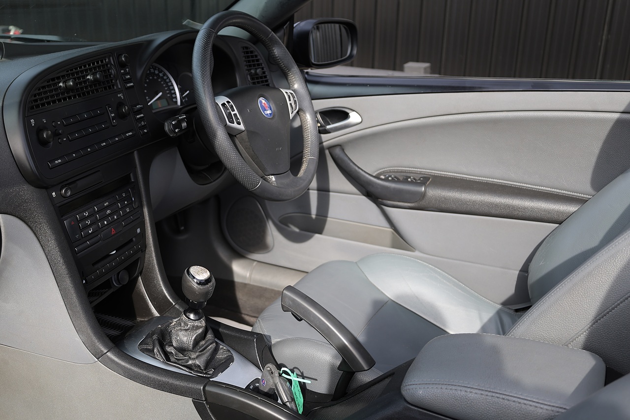 Saab 9-3 Vector Convertible 1 Former Keeper + Just Serviced by Saab Specialist - Large 7