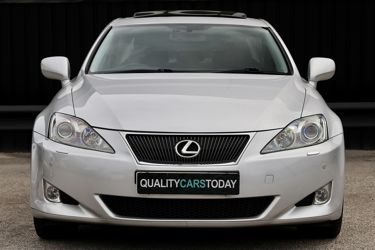 Lexus IS 250 SE-L Glass Sunroof + High Spec + Just Serviced by Lexus - Large 3