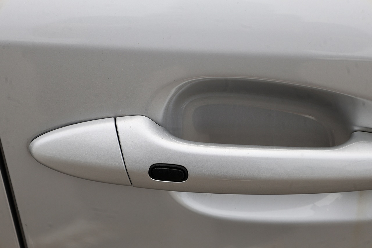 Lexus IS 250 SE-L Glass Sunroof + High Spec + Just Serviced by Lexus - Large 17