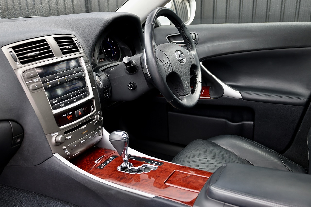 Lexus IS 250 SE-L Glass Sunroof + High Spec + Just Serviced by Lexus - Large 5
