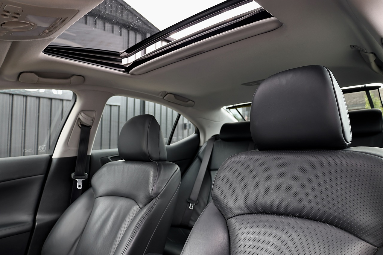 Lexus IS 250 SE-L Glass Sunroof + High Spec + Just Serviced by Lexus - Large 6