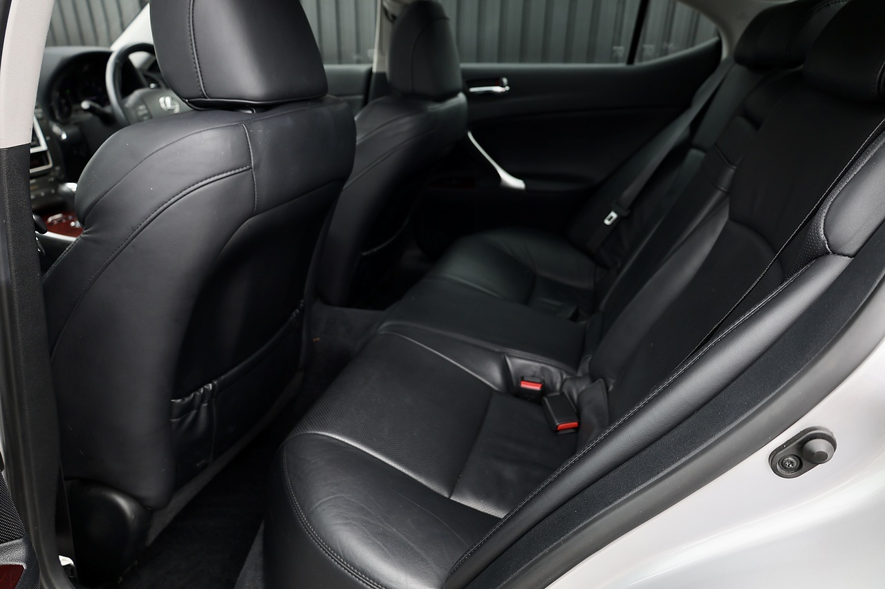 Lexus IS 250 SE-L Glass Sunroof + High Spec + Just Serviced by Lexus - Large 8