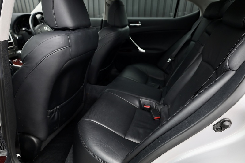 Lexus IS 250 SE-L Glass Sunroof + High Spec + Just Serviced by Lexus Image 8