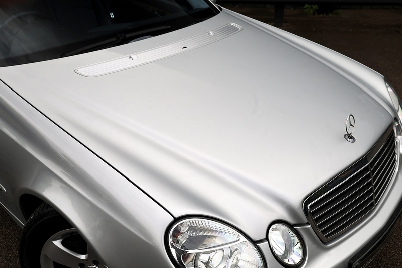 Mercedes-Benz E280 Avantgarde Rare Model + Just Serviced by MB Dealer + ULEZ Image 15