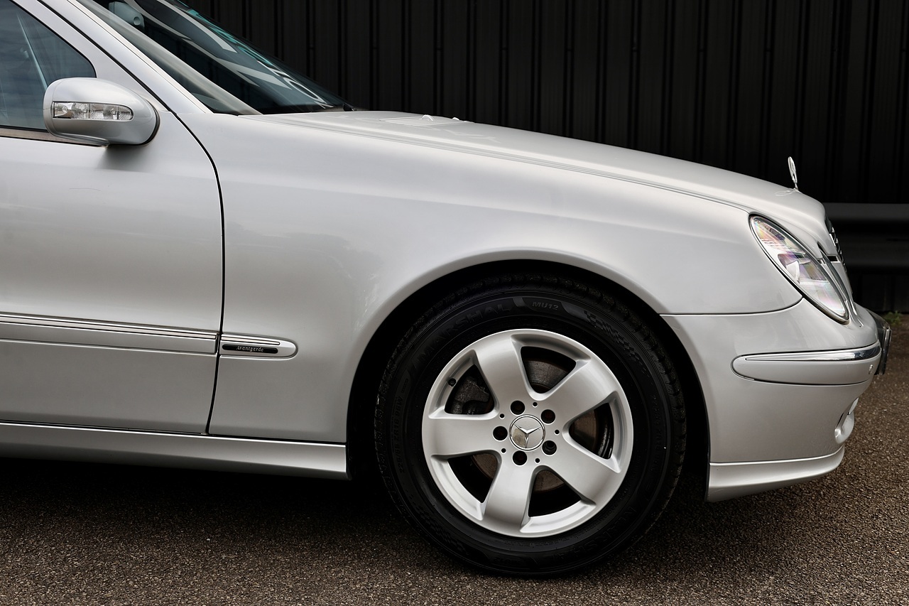 Mercedes-Benz E280 Avantgarde Rare Model + Just Serviced by MB Dealer + ULEZ - Large 23