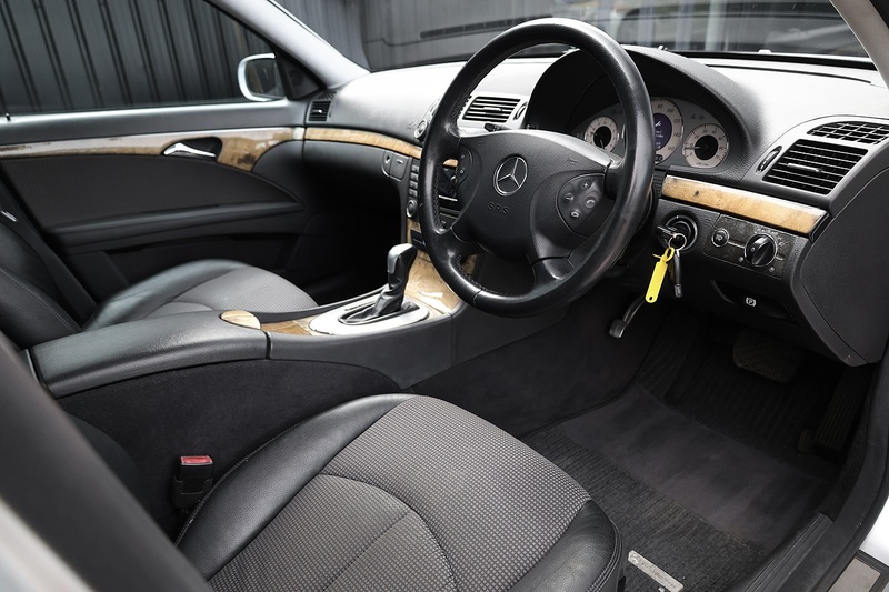 Mercedes-Benz E280 Avantgarde Rare Model + Just Serviced by MB Dealer + ULEZ Image 5