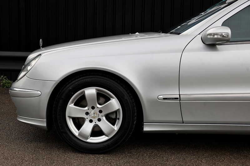 Mercedes-Benz E280 Avantgarde Rare Model + Just Serviced by MB Dealer + ULEZ Image 30