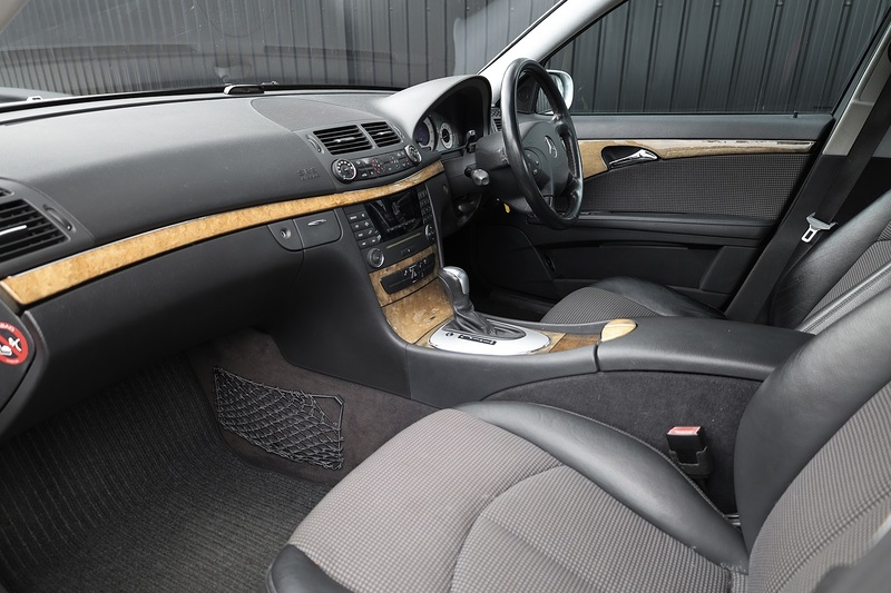 Mercedes-Benz E280 Avantgarde Rare Model + Just Serviced by MB Dealer + ULEZ Image 2