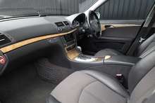 Mercedes-Benz E280 Avantgarde Rare Model + Just Serviced by MB Dealer + ULEZ - Thumb 2