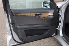 Mercedes-Benz E280 Avantgarde Rare Model + Just Serviced by MB Dealer + ULEZ - Thumb 38