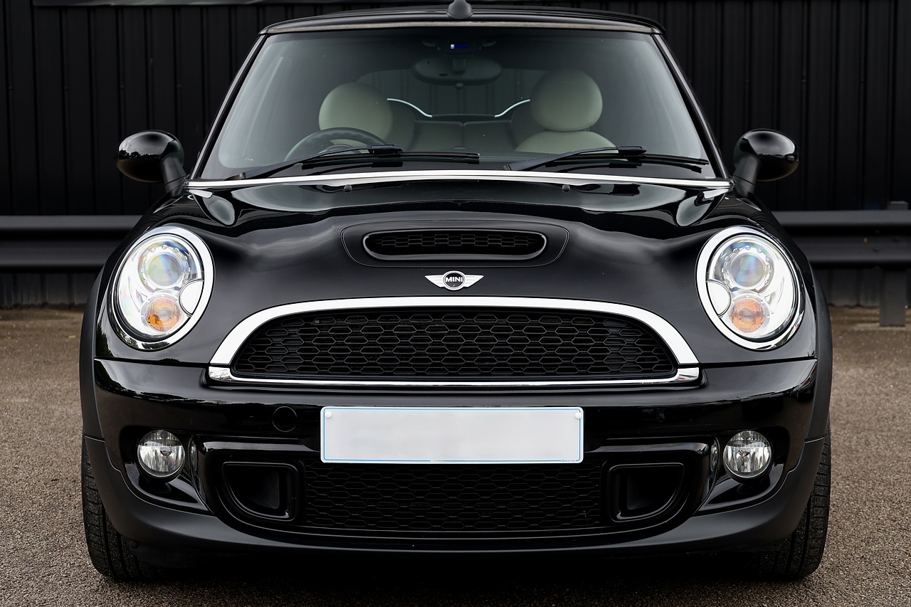 MINI Cooper S Convertiblw £4,500 Extras + CHILI Pack + Heated Leather + Harmon Kardon - Large 3