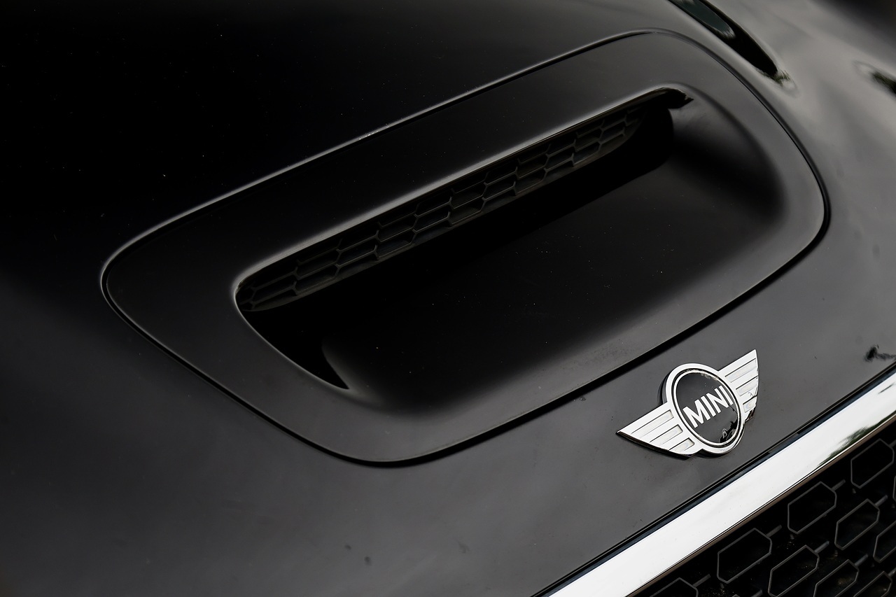 MINI Cooper S Convertiblw £4,500 Extras + CHILI Pack + Heated Leather + Harmon Kardon - Large 15