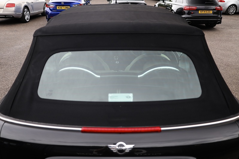MINI Cooper S Convertiblw £4,500 Extras + CHILI Pack + Heated Leather + Harmon Kardon Image 17