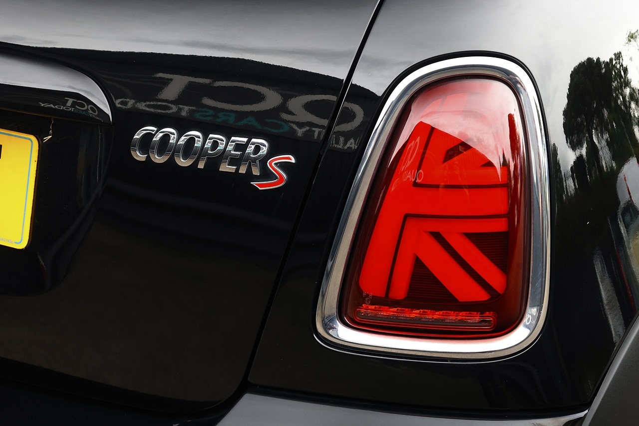 MINI Cooper S Convertiblw £4,500 Extras + CHILI Pack + Heated Leather + Harmon Kardon - Large 20
