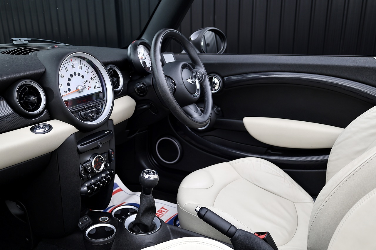 MINI Cooper S Convertiblw £4,500 Extras + CHILI Pack + Heated Leather + Harmon Kardon - Large 8