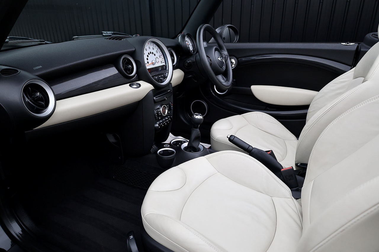 MINI Cooper S Convertiblw £4,500 Extras + CHILI Pack + Heated Leather + Harmon Kardon - Large 2