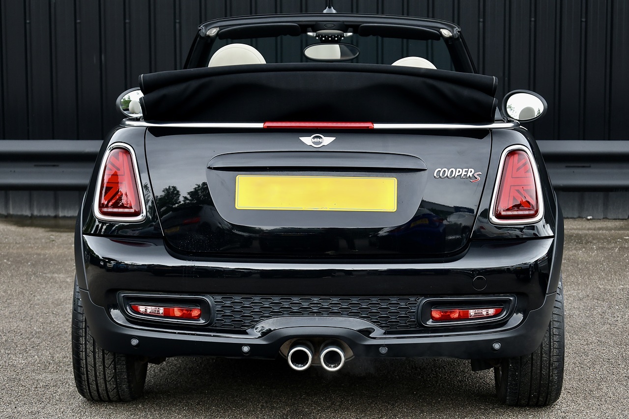 MINI Cooper S Convertiblw £4,500 Extras + CHILI Pack + Heated Leather + Harmon Kardon - Large 4